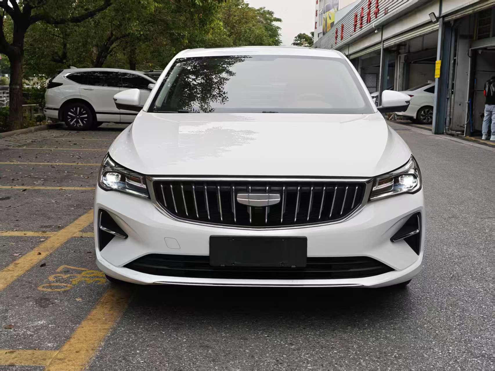 2024 GEELY EMGRAND thumbnail 2