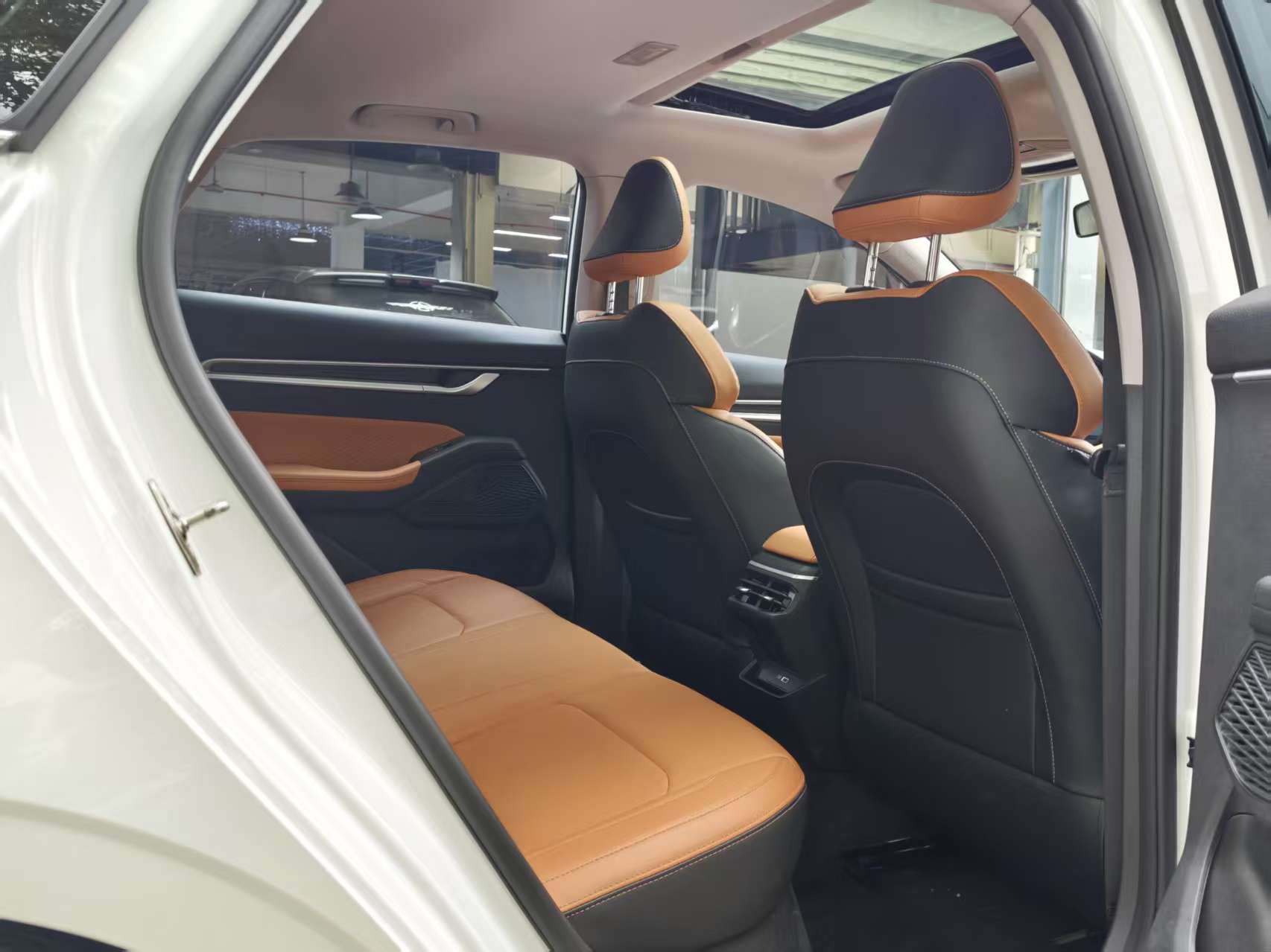 2024 GEELY EMGRAND thumbnail 13