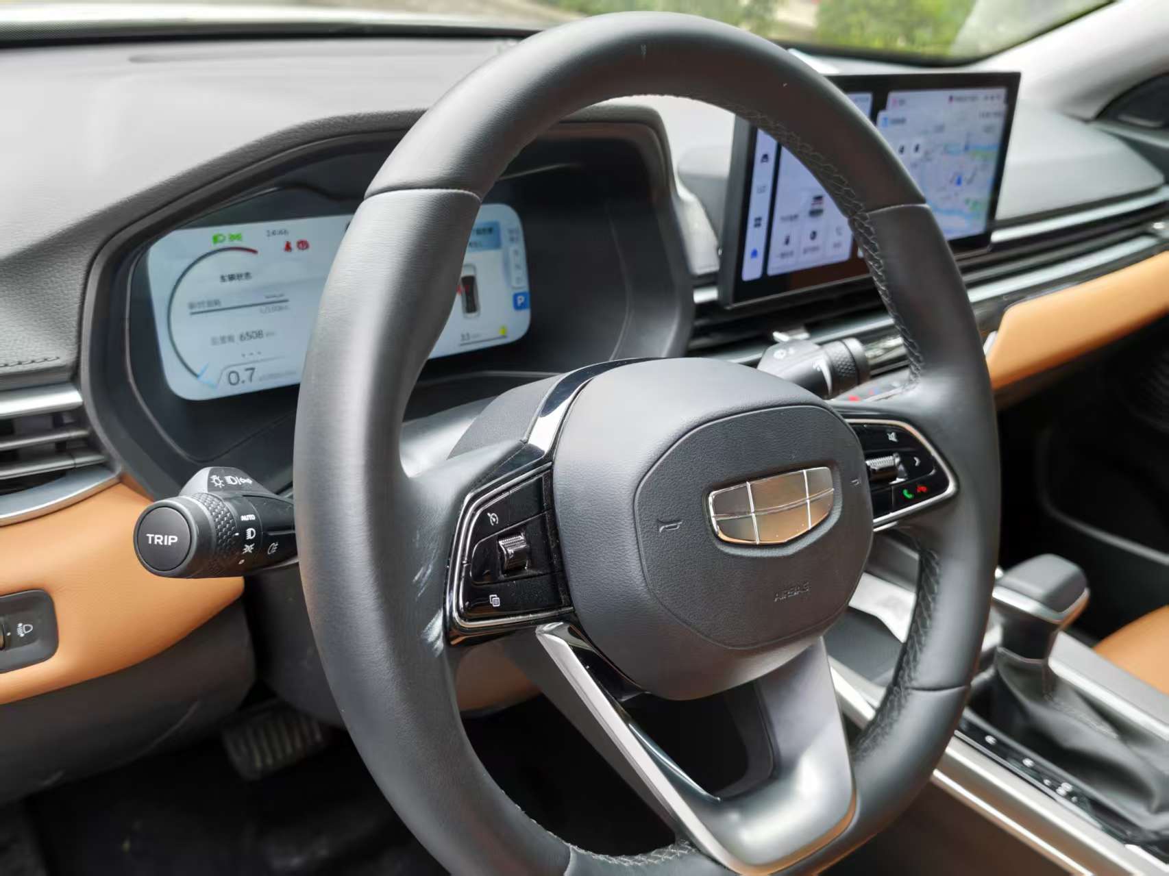 2024 GEELY EMGRAND thumbnail 17