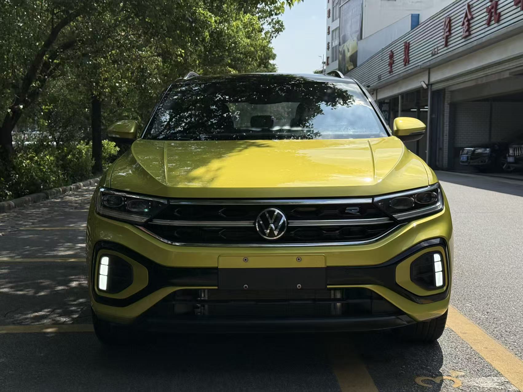 2023 VW T-ROC thumbnail 5