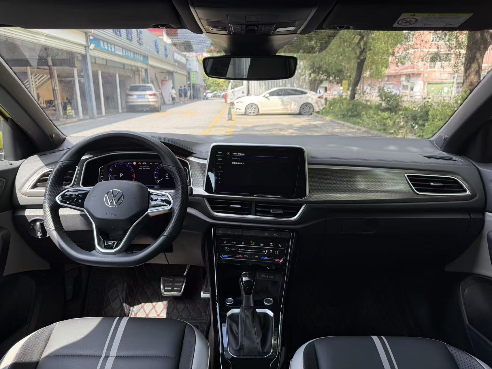 2023 VW T-ROC thumbnail 6