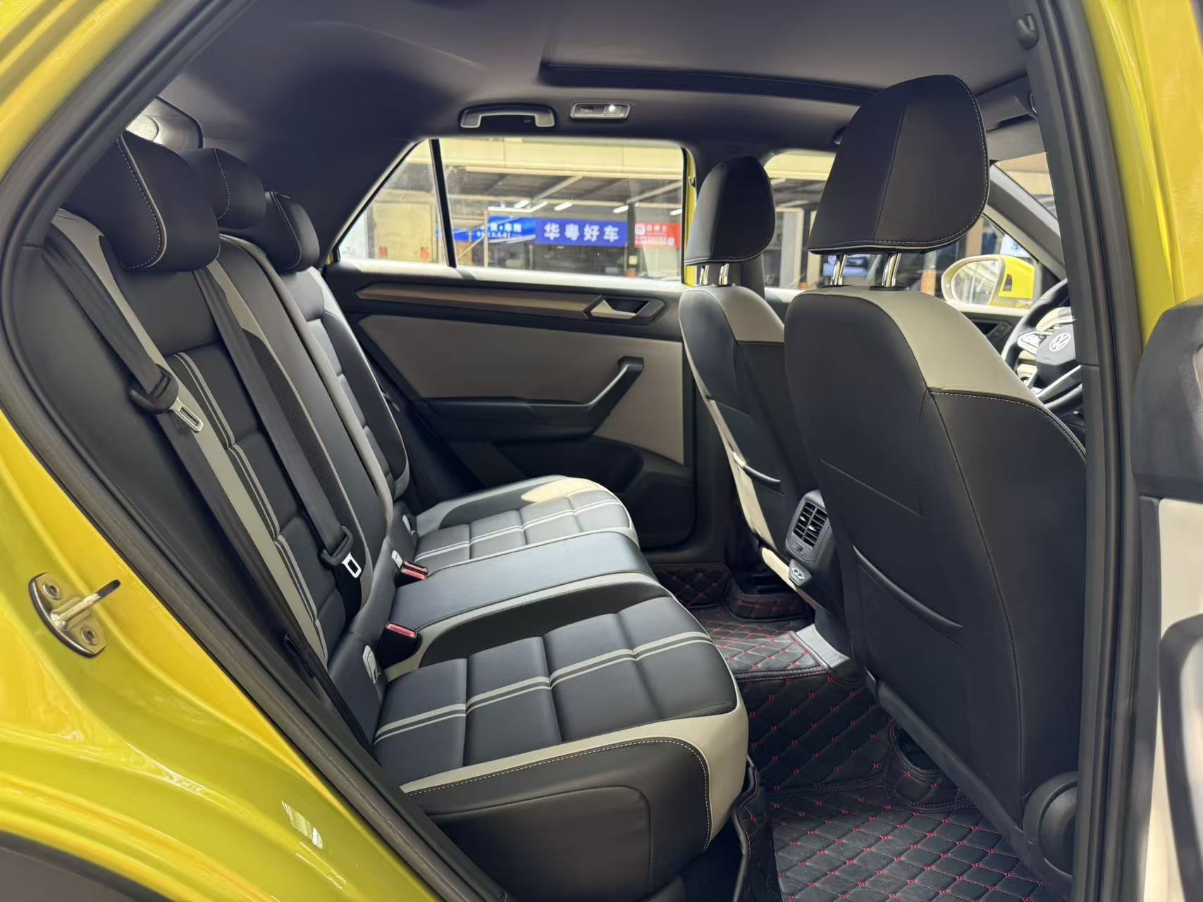 2023 VW T-ROC thumbnail 7