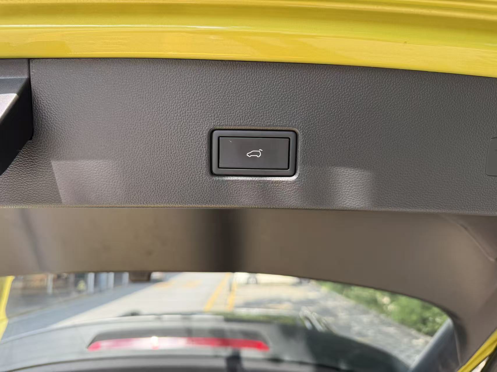 2023 VW T-ROC thumbnail 11