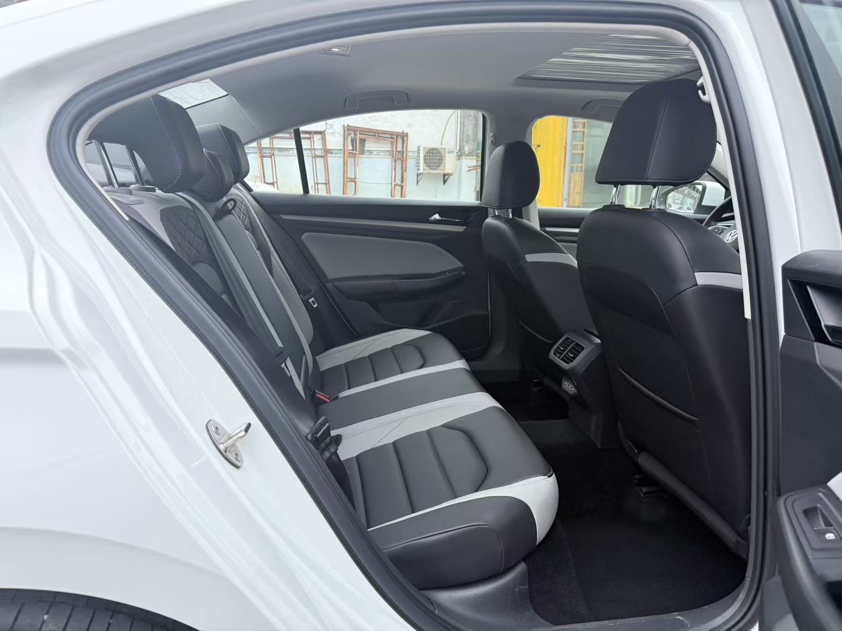 2024 VW BORA thumbnail 12